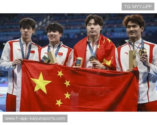 世界游泳混合接力赛带动更多小国建立训练交流机制，游泳接力混合泳接力视频